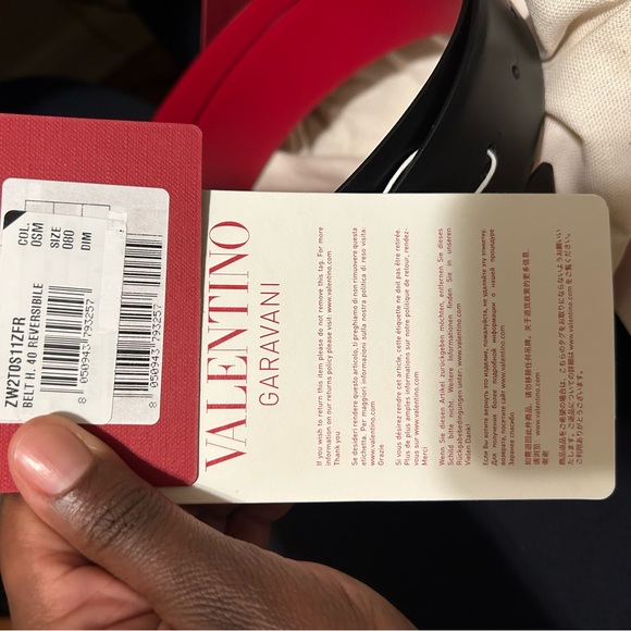 Designer Valentino Garavani Reversible (Red/ Black) Belt - Picture 7 of 7